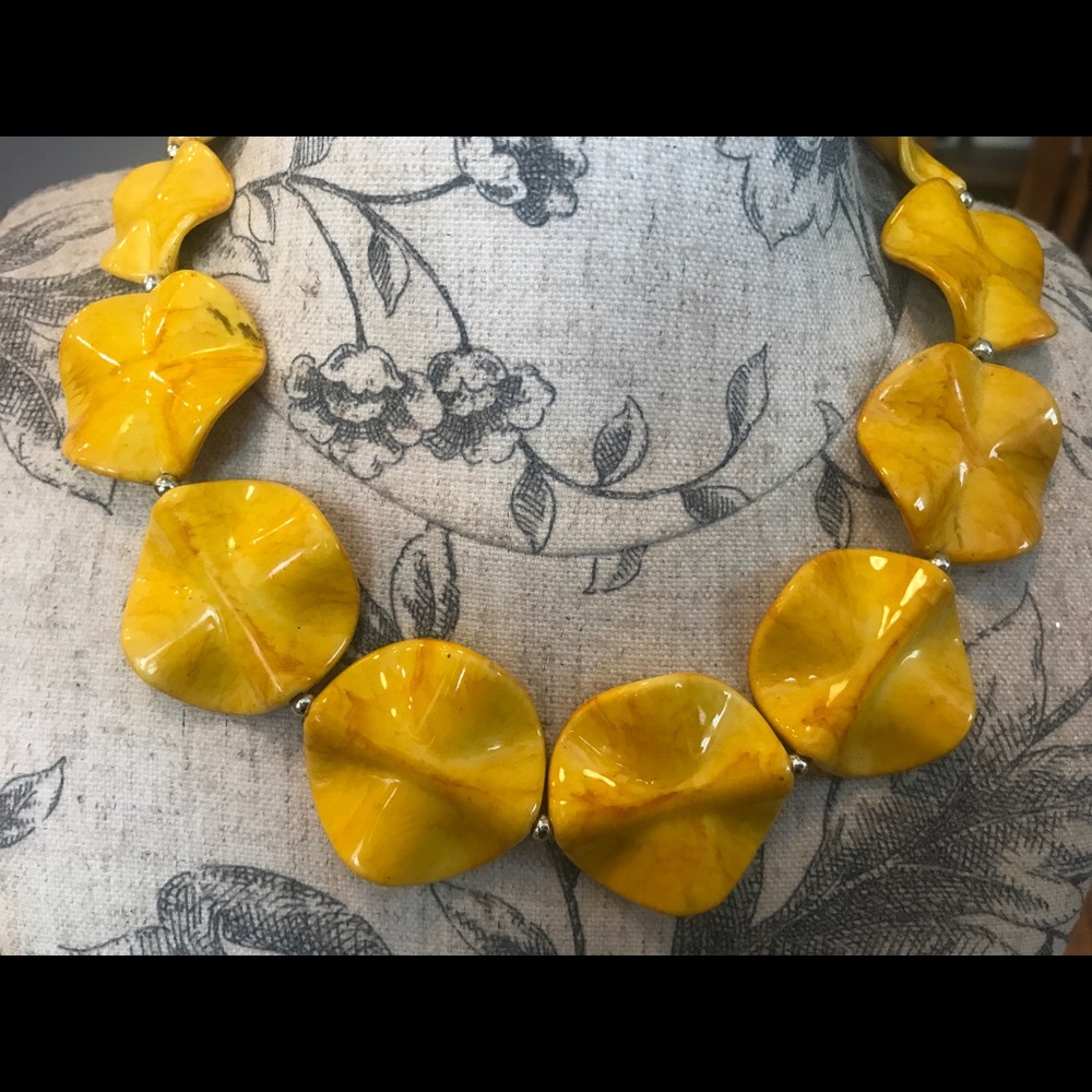 Yellow statement necklaces!